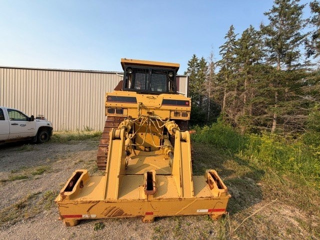 1998 CAT D8R at Conquest Equipment Manitoba