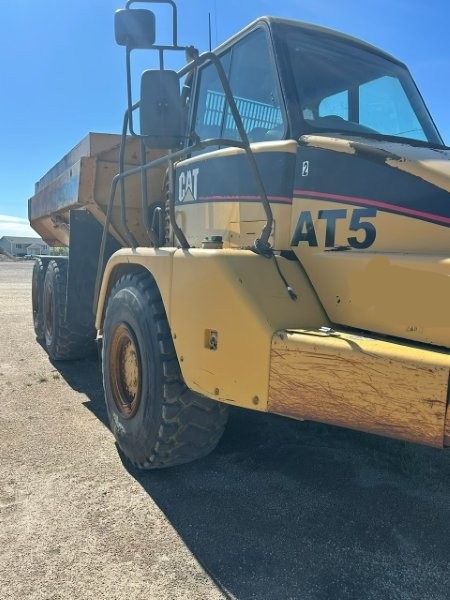  2004 CAT 725 at Conquest Equipment Manitoba