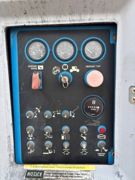  2000 Genie Z60-34 at Conquest Equipment Saskatchewan