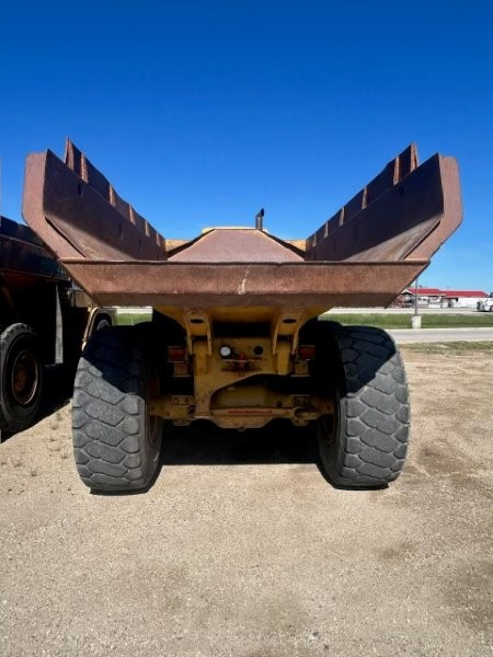  2004 CAT 725 at Conquest Equipment Manitoba
