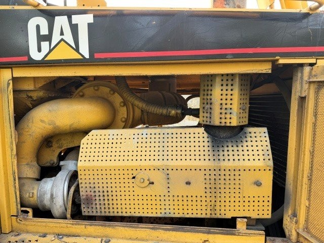  1998 CAT D8R at Conquest Equipment Manitoba