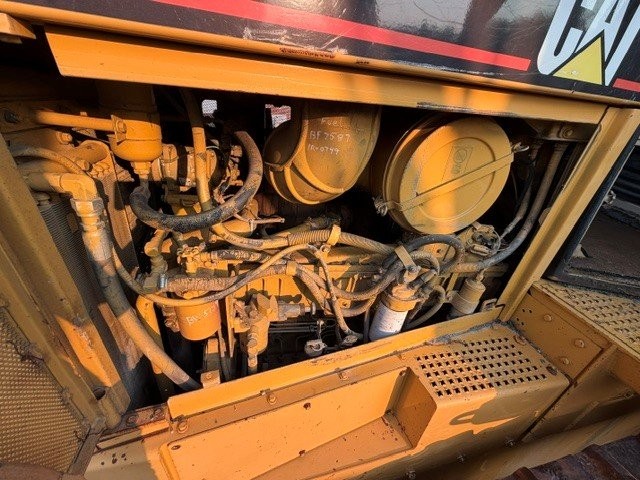  1997 CAT D8R at Conquest Equipment Manitoba