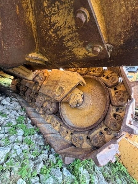  1997 CAT D8R at Conquest Equipment Manitoba